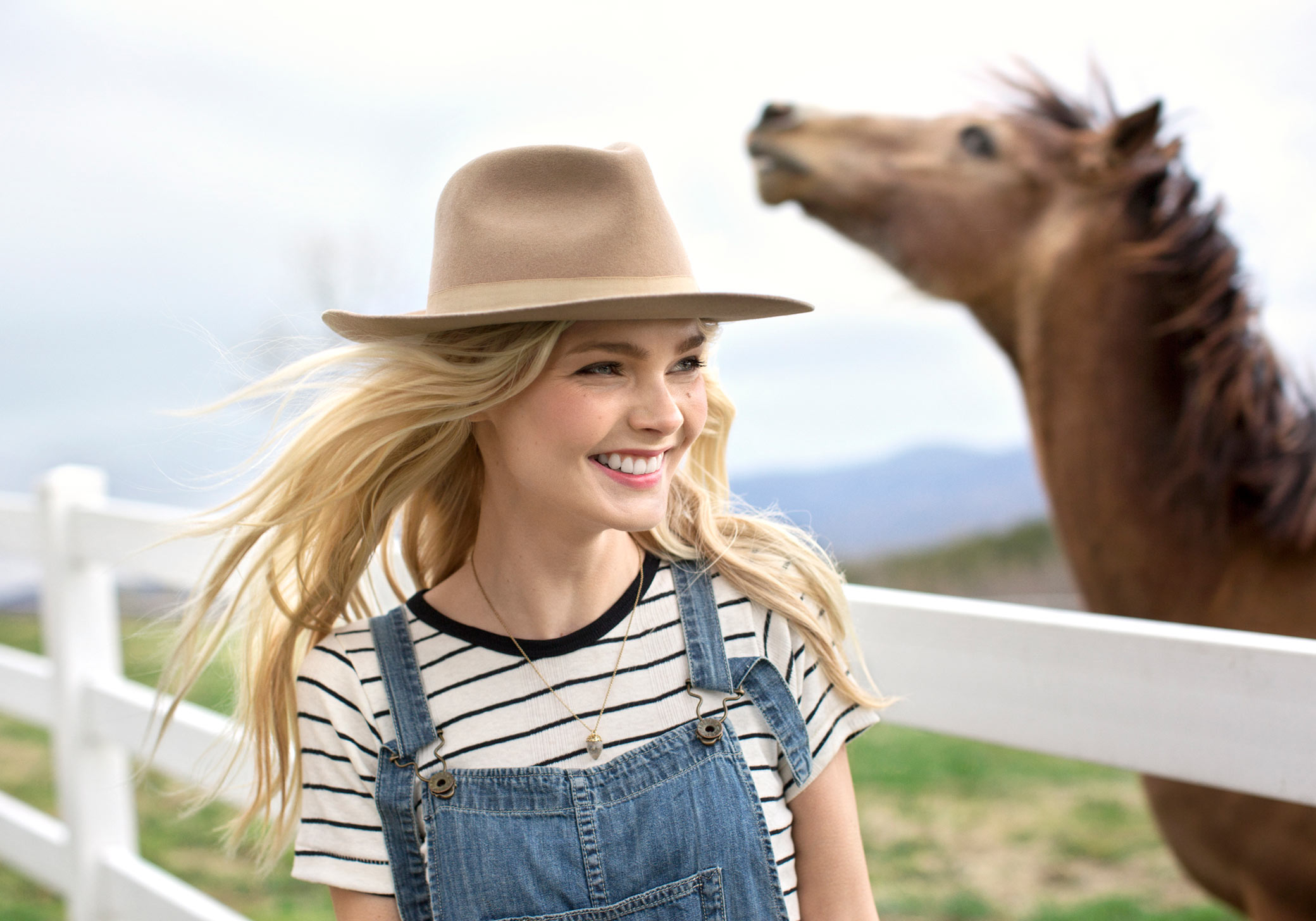 Cute Teen Girls In Cowgirl Hats